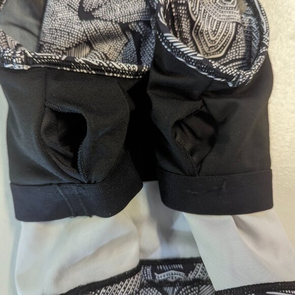 Lululemon Get It Om Bra Mini Dottie Tribe White Black / Black Size 8 - Picture 11 of 11